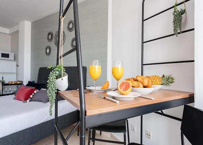 Near * فوينخيرولا